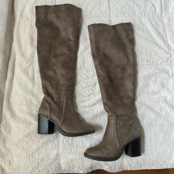 Fall boots - Picture 1 of 5